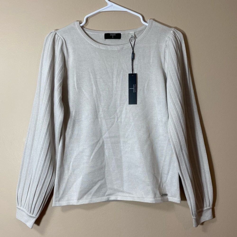 Tahari Long Sleeve Light Top Sweatshirt Light Tan Women’s Size Extra Small XS